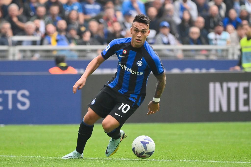 STADIO GIUSEPPE MEAZZA, MILAN, ITALY - 2022/10/16: Lautaro Martinez of FC Internazionale celebrates after scoring the opening goal during the Serie A football match between FC Internazionale and US Salernitana. FC Internazionale won 2-0 over US Salernitana. (Photo by Nicolò Campo/LightRocket via Getty Images)