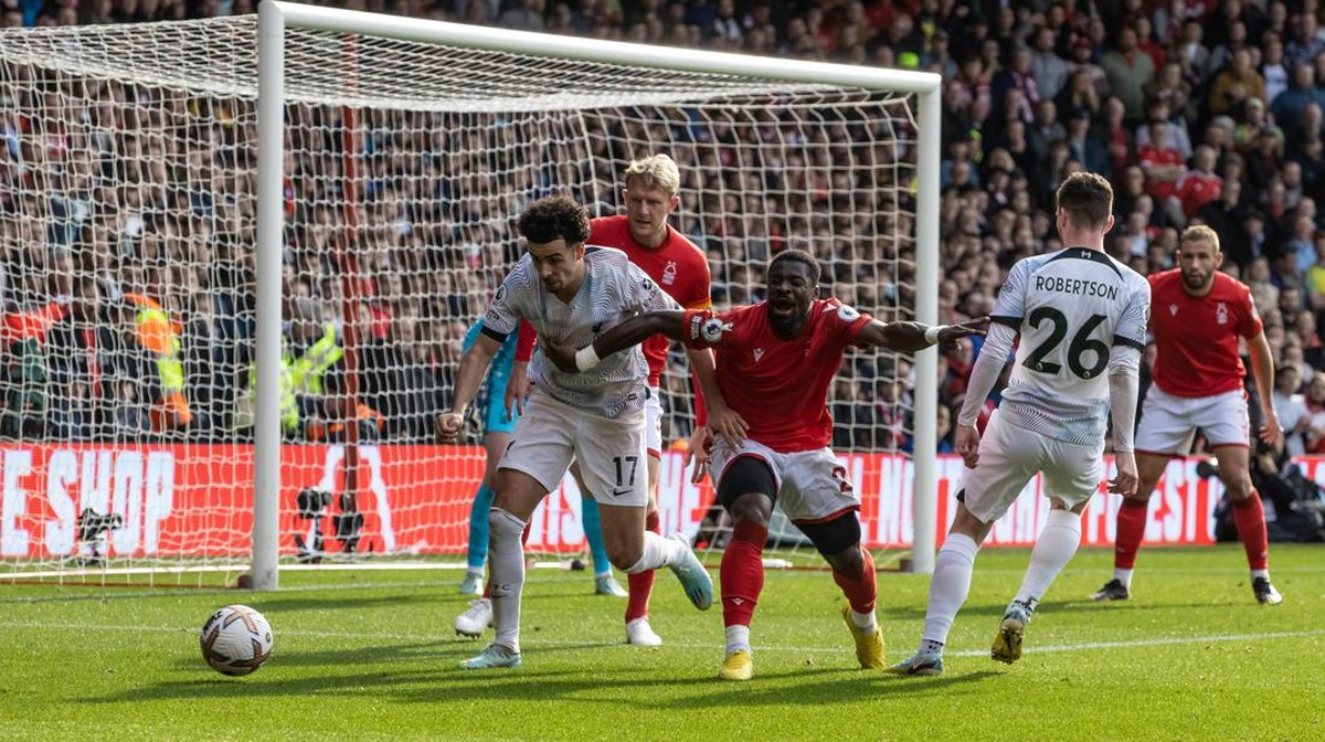 Liverpool lebih waspada menghadapi Leeds United, usai kalah dari Nottingham Forest. (Foto: CameraSport via Getty Images/Andrew Kearns - CameraSport)