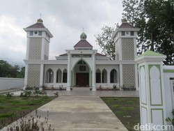 Bangun Masjid dari Royalti Buku, Prof Sugiyono UNY Ternyata Habiskan Rp 2 M