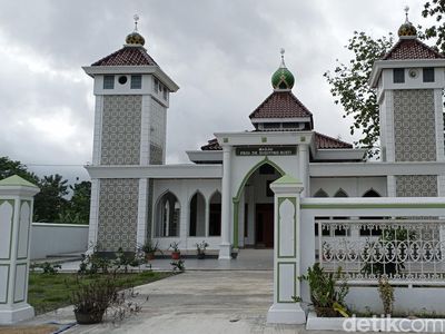 Kemegahan Masjid Rp 2 M Prof Sugiyono UNY yang Dibangun Pakai Royalti Buku
