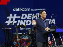 Luhut Sentil Mahasiswa yang Nyinyirin Ekonomi RI: Jangan Lihat Jeleknya!