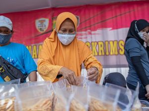 Polda Metro Bantu Pasarkan Produk UMKM Kampung Tangguh Jaya Polda Metro Bantu Pasarkan Produk UMKM Kampung Tangguh Jaya