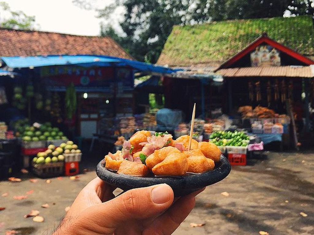 Seru! Jalan-jalan Keliling Indonesia Ditemani Makanan Enak