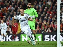 Anfield Licin: Klopp dan Alisson Terpeleset, Liverpool Terjerembab