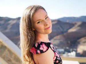 Kisah Wanita Nekat Resign Demi Jualan Casing Ponsel, Penghasilannya Rp 1,6 M