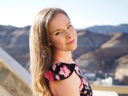 Kisah Wanita Nekat Resign Demi Jualan Casing Ponsel, Penghasilannya Rp 1,6 M