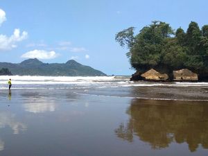 10 Destinasi Liburan di Trenggalek yang Wajib Dikunjungi 10 Destinasi Liburan di Trenggalek yang Wajib Dikunjungi