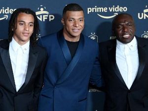 Adik Mbappe Jalani Debut Latihan Bareng Skuad Utama PSG