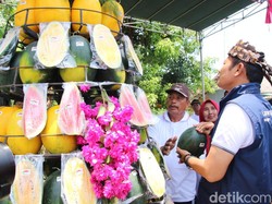 Warga Desa di Lamongan Gelar Festival Buah Syukuri Hasil Panen