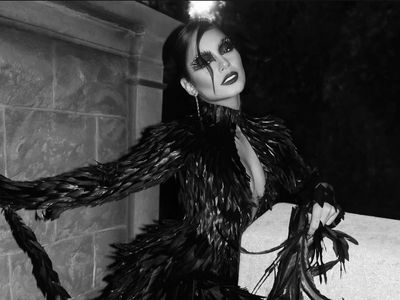 8 Gaya Haloween Selebriti Hollywood, Kylie Jenner Jadi Bride of Frankenstein