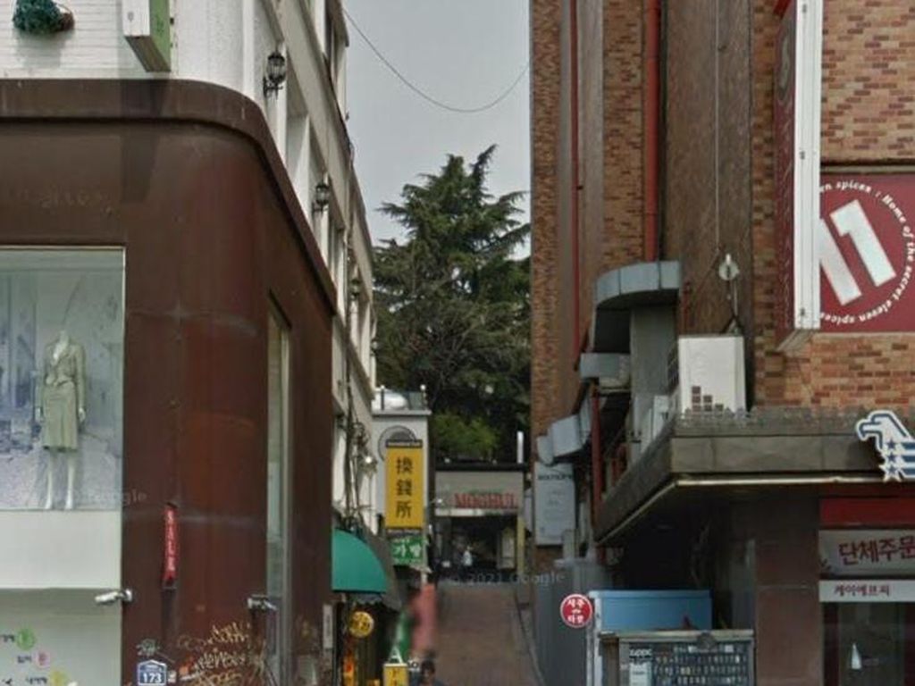 Melihat Lokasi Tragedi Itaewon Pakai Google Street View