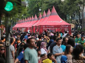 Warga Surabaya Padati Karnaval Nang Tunjungan, Sebagian Berbaju Batik Warga Surabaya Padati Karnaval Nang Tunjungan, Sebagian Berbaju Batik