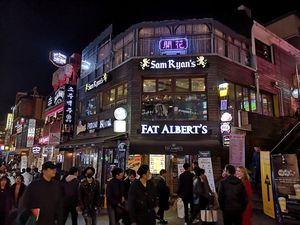 Kesaksian Pilu Pegawai Kelab Malam soal Tragedi Halloween Itaewon Kesaksian Pilu Pegawai Kelab Malam soal Tragedi Halloween Itaewon
