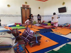 Demi Urus Ternak, Korban Banjir Jembrana Tolak Relokasi Pengungsian