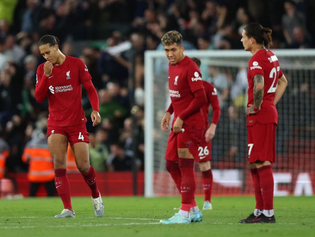 Carragher: Liverpool Punya Masalah Besar Carragher: Liverpool Punya Masalah Besar