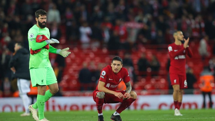 LIVERPOOL, ENGLAND - OCTOBER 29: Darwin Nunez of Liverpool looks dejected following the Premier League match between Liverpool FC and Leeds United at Anfield on October 29, 2022 in Liverpool, England. (Photo by James Gill - Danehouse/Getty Images)