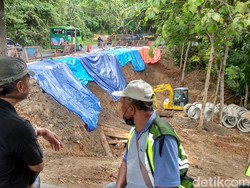 Jalan Longsor Jogja-Wonosari di Bukit Bintang Mulai Diperbaiki