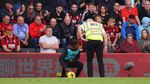 Foto Lucas Moura Vs Ball Boy dalam Comeback Tottenham