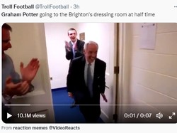 Kalau kata meme ini, Graham Potter ikut senang merayakan kemenangan Brighton di ruang ganti. (Foto: Twitter)