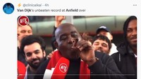 Fans rival Liverpool bersorak karena penggemar The Reds tak bisa lagi membanggakan rekor Van Dijk di Anfield. (Foto: Twitter)