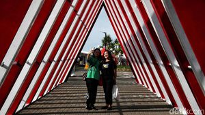 Menikmati Suasana Cove at Batavia PIK di Sore Hari