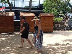 Rombong Kayu Ulin Diprotes Pedagang Pantai Kuta, Ini Sebabnya