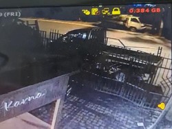 Pencurian Pikap di Surabaya Terekam CCTV