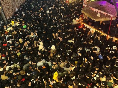 Potret Kerumunan Pesta Halloween Berujung Petaka di Itaewon