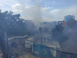 Situasi Kebakaran Jl Kebayoran Lama Jakbar, Asap Masih Membubung