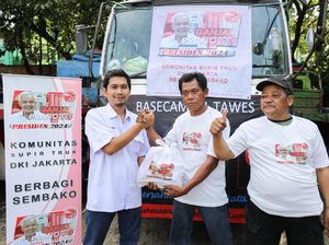 Komunitas Sopir Truk Relawan Ganjar Bagi-bagi Sembako di Jakarta Utara