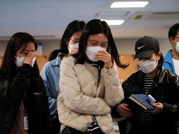 Tangis Keluarga korban Tragedi Pesta Halloween di Itaewon