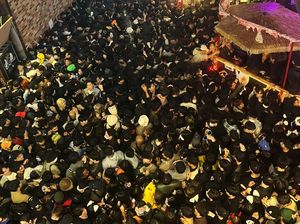 Tragedi Itaewon, Turis Jepang Panjat Pagar untuk Selamatkan Diri Tragedi Itaewon, Turis Jepang Panjat Pagar untuk Selamatkan Diri