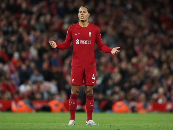 Virgil van Dijk Banjir Meme Usai Kalah di Anfield