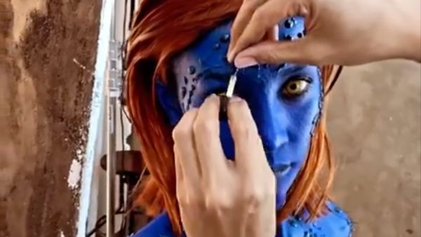 8 Gaya Anya Geraldine Cosplay Halloween, Terbaru Jadi Mystique & Mermaid 8 Gaya Anya Geraldine Cosplay Halloween, Terbaru Jadi Mystique & Mermaid