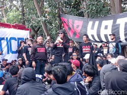 Aremania Desak Kejati Jatim Kembalikan Berkas Tragedi Kanjuruhan