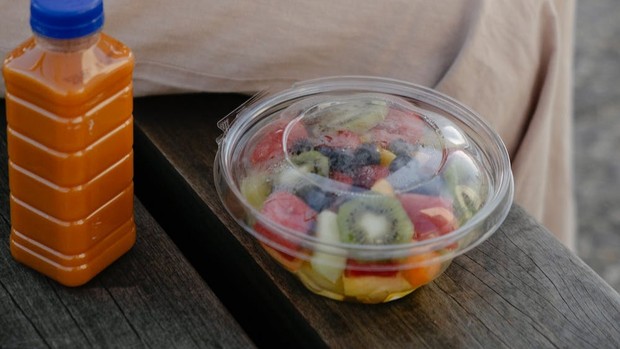 Buah potong/Foto: Pexels.com/John Diez Makanan yang tidak boleh dibeli saat diskon