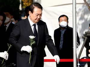 Warga Hingga Presiden Beri Penghormatan Terakhir untuk Korban Tragedi Itaewon Warga Hingga Presiden Beri Penghormatan Terakhir untuk Korban Tragedi Itaewon