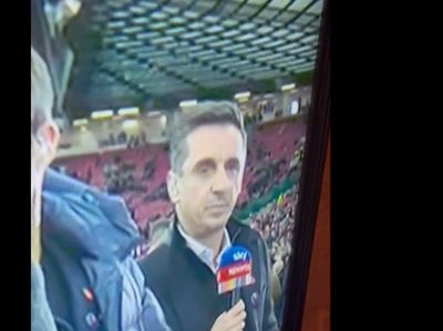 Detik-detik Muka Masam Gary Neville Dicuekin Cristiano Ronaldo