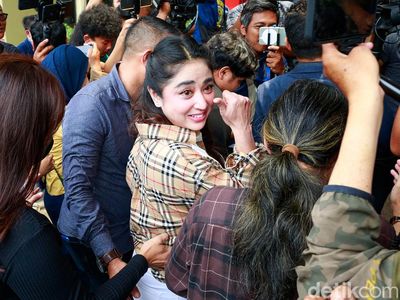 Dewi Perssik Murka, Laporkan Fans Leslar