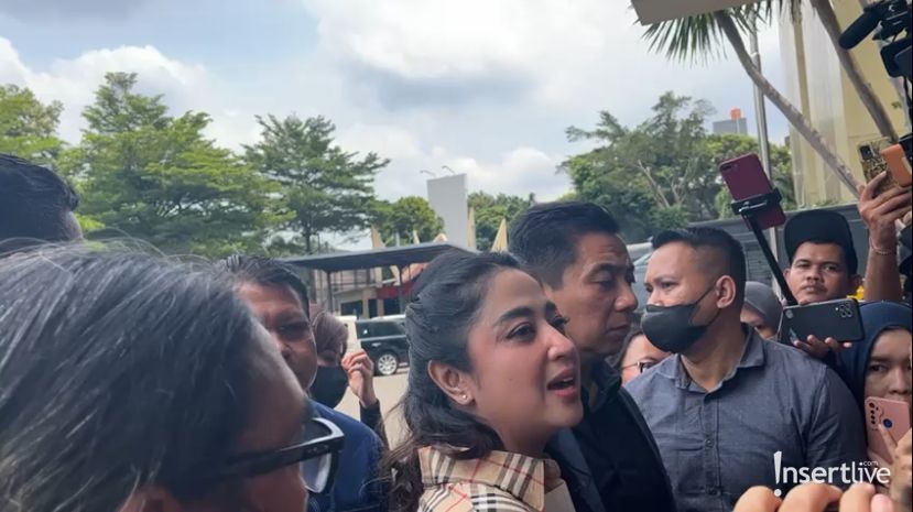 Murka Dihina Fans Lesti And Billar Ini 7 Potret Dewi Perssik Datangi Polisi