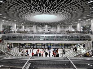 Futuristik! Atap di Stasiun Bawah Tanah Ini Mirip Black Hole Futuristik! Atap di Stasiun Bawah Tanah Ini Mirip Black Hole