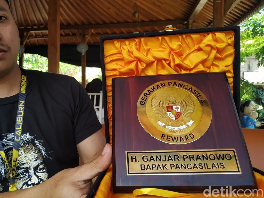 Gerakan Pancasila Beri Kado Ganjar Pranowo Sebagai Bapak Pancasilais