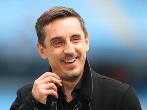 Gary Neville Pertanyakan Aksi Arsenal Protes ke Wasit