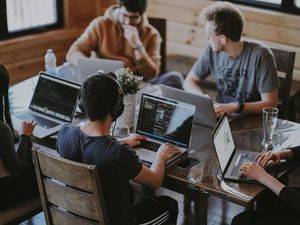 Teknologi Intel vPro untuk Pengelolaan Perangkat Jarak Jauh