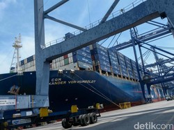 Kapal Raksasa Rute RI-AS Bersandar di Priok, Barang Bakal Makin Murah Nih