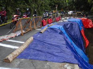 Diguyur Hujan, Jalan di Yogyakarta Longsor