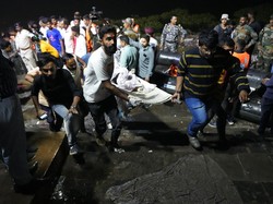 Korban Tewas Jembatan Ambruk India Sudah Mencapai 132 Orang!