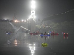 Jembatan Ambruk di India Tewaskan 132 Orang, Ini 5 Hal Diketahui