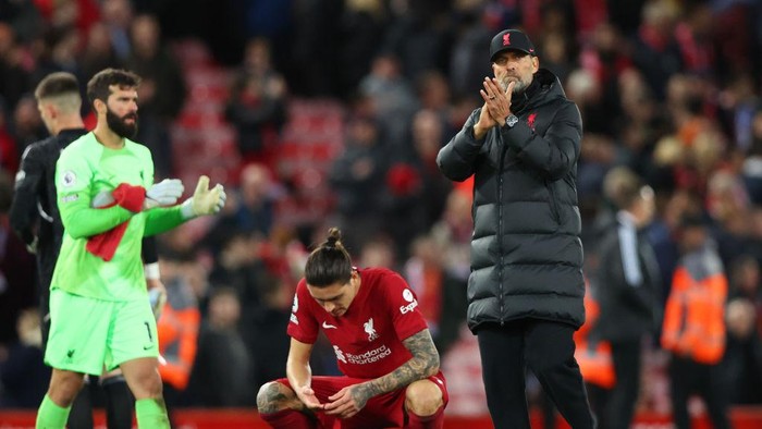 LIVERPOOL, ENGLAND - OCTOBER 29: Jurgen Klopp, Manager of Liverpool applauds fans following their sides defeat in the Premier League match between Liverpool FC and Leeds United at Anfield on October 29, 2022 in Liverpool, England. (Photo by Nathan Stirk/Getty Images)