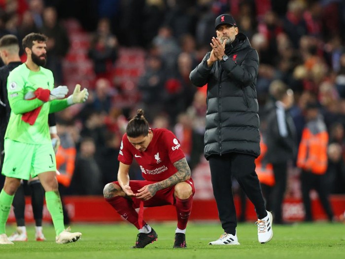 LIVERPOOL, ENGLAND - OCTOBER 29: Jurgen Klopp, Manager of Liverpool applauds fans following their sides defeat in the Premier League match between Liverpool FC and Leeds United at Anfield on October 29, 2022 in Liverpool, England. (Photo by Nathan Stirk/Getty Images)